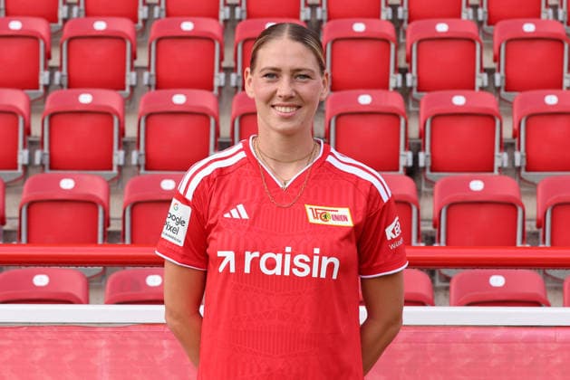 Samantha Steuerwald ; 1.FC Union Berlin FCU Fußball 1.BL Bundesliga Frauen Damen Porträttermin Saison 2026 2027 Headshot, Porträt, Portrait, Vorstellung, Präsentation, Pressetermin, GER 04.08.2026 *** Samantha Steuerwald 1 FC Union Berlin FCU Soccer 1 BL Bundesliga Women s League Portrait Session 2026–2027 Season Headshot, Portrait, Introduction, Presentation, Press Event, GER 04 08 2026