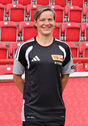 Geschäftsführerein Jennifer Zietz ; 1.FC Union Berlin FCU Fußball 1.BL Bundesliga Frauen Damen Porträttermin Saison 2026 2027 Headshot, Porträt, Portrait, Vorstellung, Präsentation, Pressetermin, GER 04.08.2026 *** Managing Director Jennifer Zietz, 1. FC Union Berlin (FCU), Women s Soccer, Bundesliga, Women s Team, Photo Shoot, 2026–2027 Season, Headshot, Portrait, Introduction, Presentation, Press Event, GER 04 08 2026