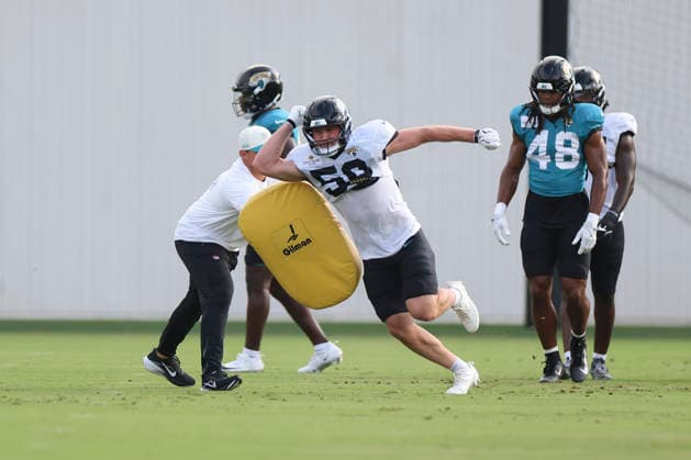 JACKSONVILLE, FL - AUGUST 04: Jacksonville Jaguars defensive end Zach Durfee (58) works on a drill during training camp on August 4, 2026 at the Miller Electric Center in Jacksonville, Fl. (Photo by David Rosenblum Icon Sportswire) NFL, American Football Herren, USA AUG 04 Jaguars Training Camp EDITORIAL USE ONLY Icon260804229759