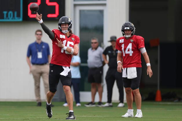 JACKSONVILLE, FL - AUGUST 04: Jacksonville Jaguars quarterback Trevor Lawrence (16) throws a pass during training camp on August 4, 2026 at the Miller Electric Center in Jacksonville, Fl. (Photo by David Rosenblum Icon Sportswire) NFL, American Football Herren, USA AUG 04 Jaguars Training Camp EDITORIAL USE ONLY Icon260804229799