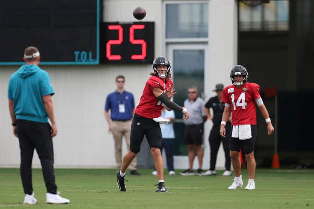 JACKSONVILLE, FL - AUGUST 04: Jacksonville Jaguars quarterback Trevor Lawrence (16) throws a pass during training camp on August 4, 2026 at the Miller Electric Center in Jacksonville, Fl. (Photo by David Rosenblum Icon Sportswire) NFL, American Football Herren, USA AUG 04 Jaguars Training Camp EDITORIAL USE ONLY Icon260804229800