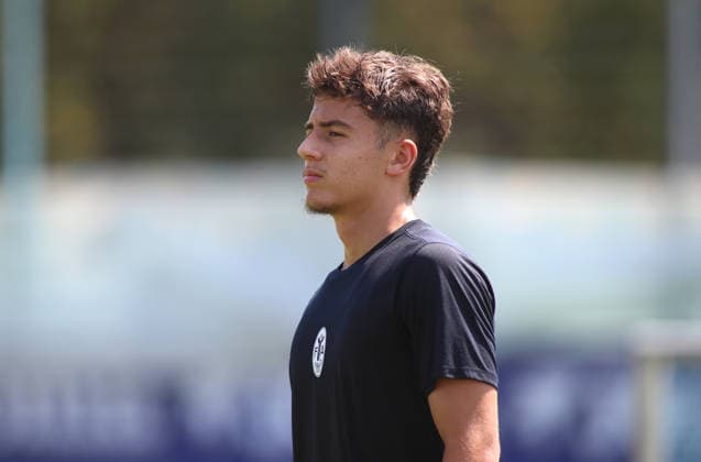 Fussball, Herren, Regionalliga Bayern, Saison 2026 2027, TSV 1860 München, Training Loris Husic (TSV 1860 München) Kopf, Oberkörper, seitlich im Profil *** Soccer, Men s, Bavarian Regional League, 2026–2027 Season, TSV 1860 Munich, Training: Loris Husic of TSV 1860 Munich—head, upper body, side profile