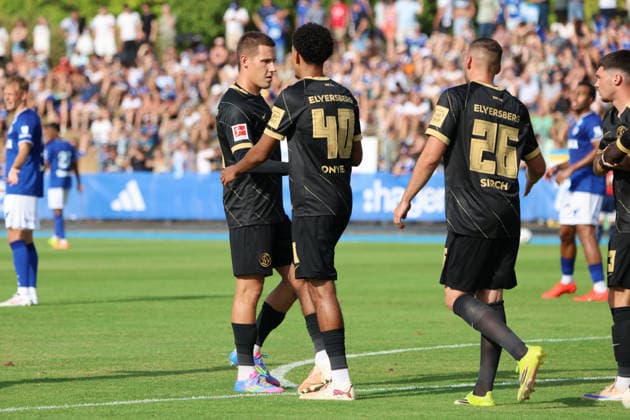 04.08.2026, Fussball, Herren, Testspiel, Saison 2026 2027, Racing Straßburg - SV 07 Elversberg, Torjubel zum 0:1, Torschütze: Francis Onyeka (SV 07 Elversberg) Haguenau Parc des Sports de Haguenau Grand Est Frankreich (FRA) *** August 4, 2026, Soccer, Men s, Friendly Match, 2026–2027 Season, Racing Strasbourg vs. SV 07 Elversberg, Goal celebration after the 0–1, Goal scorer: Francis Onyeka, SV 07 Elversberg, Haguenau, Parc des Sports de Haguenau, Grand Est, France, FRA Copyright: xSebastianxBachx