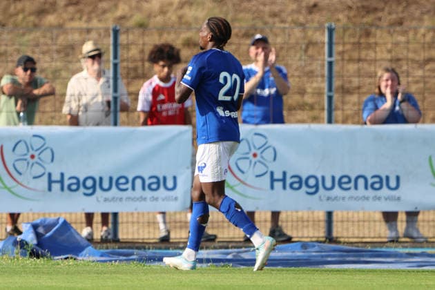 04.08.2026, Fussball, Herren, Testspiel, Saison 2026 2027, Racing Straßburg - SV 07 Elversberg, Torjubel zum 1:1, Torschütze: Martial Godo (Racing Straßburg) Haguenau Parc des Sports de Haguenau Grand Est Frankreich (FRA) *** August 4, 2026, Soccer, Men s, Friendly Match, 2026–2027 Season, Racing Strasbourg vs. SV 07 Elversberg, celebration of the 1–1 goal, goal scorer Martial Godo, Racing Strasbourg, Haguenau, Parc des Sports de Haguenau, Grand Est, France, FRA Copyright: xSebastianxBachx