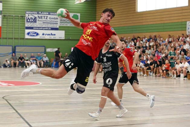 04.08.2026, xovx, Handball Lindencup, HSG Linden - HSG Wettenberg v.l. Tristan Schepp (HSG Wettenberg), Luca Weimer (HSG Linden), Fabian Weide (HSG Wettenberg) Linden Stadthalle Hessen Deutschland (DE) *** August 4, 2026, xovx, Lindencup Handball, HSG Linden vs. HSG Wettenberg: Tristan Schepp (HSG Wettenberg), Luca Weimer (HSG Linden), Fabian Weide (HSG Wettenberg), Linden Stadthalle, Hesse, Germany, DE