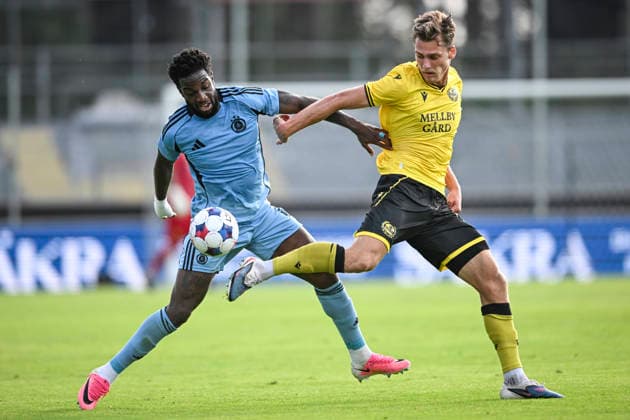 HÄLLEVIK, SWEDEN 20260804 Bratislava s Sandro Cruz (left) and Mjällby s Villiam Granath during Tuesday s Champions League qualifying round 3, match 1 of 2, between Mjällby AIF and SK Slovan Bratislava at Strandvallen. HÄLLEVIK SWEDEN x10760x *** HÄLLEVIK, SWEDEN, August 4, 2026: Bratislava s Sandro Cruz (left) and Mjällby s Villiam Granath during Tuesday s Champions League qualifying round 3, Game 1 of 2, between Mjällby AIF and SK Slovan Bratislava at Strandvallen, HÄLLEVIK, SWEDEN x10760x  Copyright: xPatricxSöderström TTx CHAMPIONS LEAGUE MJÄLLBY-BRATISLAVA