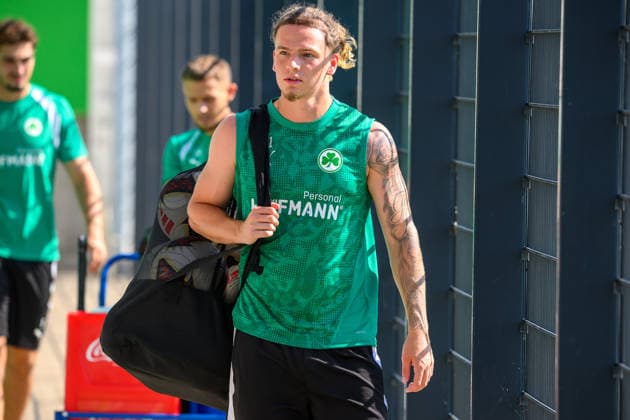 04.08.2026 - Fussball - 2. Bundesliga - Saison 2026 2027 - SpVgg Greuther Fürth Fuerth ( Kleeblatt ) - Training - - xwoxzix - Mika Wallentowitz (21, SpVgg Greuther Fürth ) *** August 4, 2026 Soccer 2. Bundesliga 2026–2027 Season SpVgg Greuther Fürth Fürth Kleeblatt Training xwoxzix Mika Wallentowitz, 21, SpVgg Greuther Fürth