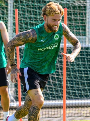 04.08.2026 - Fussball - 2. Bundesliga - Saison 2026 2027 - SpVgg Greuther Fürth Fuerth ( Kleeblatt ) - Training - - xwoxzix - Ole Pohlmann (10, SpVgg Greuther Fürth ) *** August 4, 2026 Soccer 2. Bundesliga 2026–2027 Season SpVgg Greuther Fürth Fürth Kleeblatt Training xwoxzix Ole Pohlmann 10, SpVgg Greuther Fürth