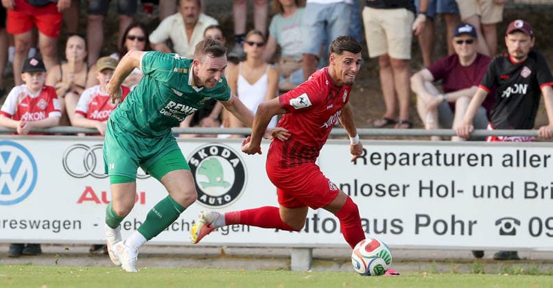 04.08.2026, xfsx, Herren, Fussball, Saison 2026 2027, BFV Verbandspokal, 2. Runde: TSV Abtswind - FC Wuerzburger Kickers v.li.: Michael Herrmann (TSV Abtswind), Ivan Franjic (FC Wuerzburger Kickers) Abtswind Kraeuter Mix Arena Kitzingen Deutschland *** August 4, 2026, xfsx, Men s, Soccer, 2026–2027 Season, BFV Association Cup, 2nd Round: TSV Abtswind vs. FC Würzburger Kickers; from left: Michael Herrmann (TSV Abtswind), Ivan Franjic (FC Würzburger Kickers); Abtswind Kraeuter Mix Arena, Kitzingen, Germany