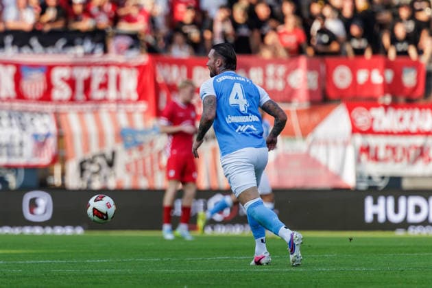 04.08.2026, GER, Regionalliga Nord-Ost, 3. Spieltag, Saison 2026 2027), Chemnitz, Chemnitzer FC - FSV Zwickau Jan Löhmannsröben (Chemnitzer FC 4) Einzelaktion Aktion Chemnitz eins-Stadion - An der Gellertstraße Sachsen Deutschland *** August 4, 2026, GER, Regionalliga North East, Matchday 3, 2026–2027 season, Chemnitz, Chemnitzer FC vs. FSV Zwickau, Jan Löhmannsröben, Chemnitzer FC 4, individual play, play, Chemnitz, An der Gellertstraße Stadium, Saxony, Germany Copyright: xnordphotoxGmbHx xTrienitzx