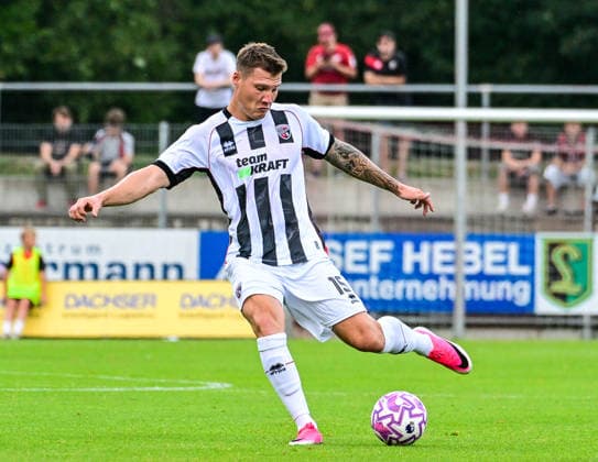 04.08.2026, GER, Fußball, Herren,Toto-Pokal Bayern, Saison 2026 2027, FC Memmingen vs FC Ingolstadt 04 Jonas Scholz (Ingolstadt, 15) Memmingen e-con ArenaPark Bayern Deutschland *** August 4, 2026, GER, Soccer, Men s, Bavarian Toto Cup, 2026–2027 Season, FC Memmingen vs. FC Ingolstadt 04 Jonas Scholz Ingolstadt, 15 Memmingen at ArenaPark, Bavaria, Germany Copyright: xNordphotox xHafnerx