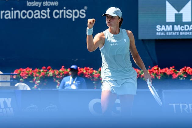 August 4, 2026, Toronto, Ontario, Canada: IGA SWIATEK of Poland celebrates winning a point during her second-round match against Sara Bejlek of the Czech Republic at the National Bank Open, part of the Hologic WTA, Tennis Damen Tour, at Sobeys Stadium. Swiatek defeated Bejlek 6Ã¢â‚¬0, 6Ã¢â‚¬3 to advance to the third round. Toronto Canada - ZUMAr228 20260804_znp_r228_011 Copyright: xVasiliyxRyabykhx