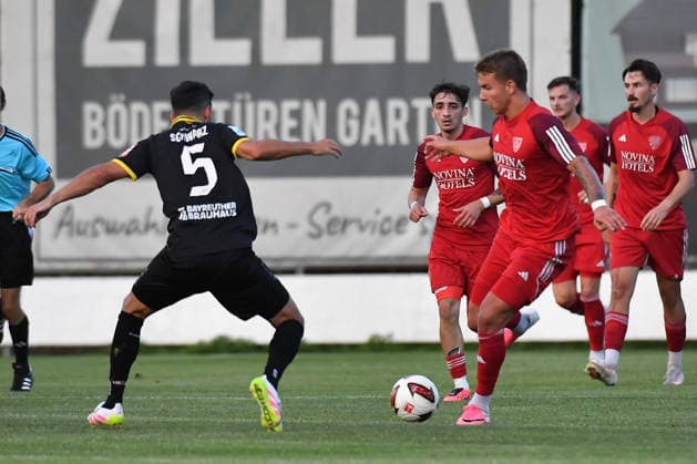 04.08.2026 - Fussball - Saison 2026 2027 - BFV - Toto-Pokal : TSV Kornburg - SpVgg Bayreuth - OGo - xogox - Edwin Schwarz (5, SpVgg Bayreuth ) Jakub Mintal (11, TSV Kornburg ) *** August 4, 2026 Soccer Season 2026–2027 BFV Toto Cup TSV Kornburg vs. SpVgg Bayreuth OGo xogox Edwin Schwarz 5, SpVgg Bayreuth Jakub Mintal 11, TSV Kornburg