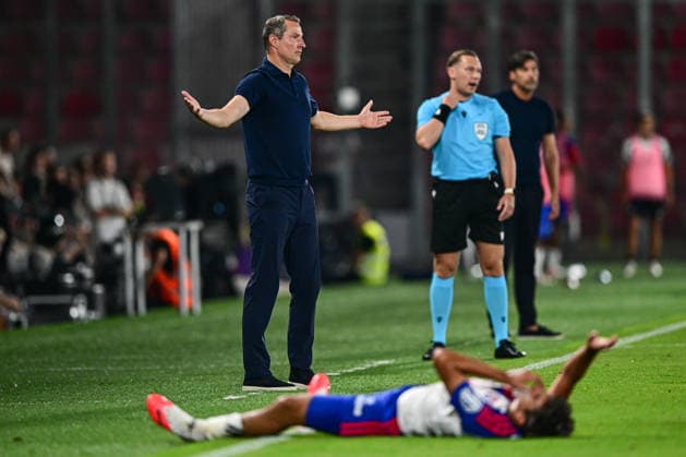 Sparta coach Brian Priske gestures during the 1st leg, 3rd qualifying round match of the Football Champions League between Sparta Praha and Olympique Lyon, on August 4, 2026, in Prague, Czech Republic. (CTKxPhoto OndrejxDeml) CTKPhotoP2026080407095  CTKPhotoP2026080407095