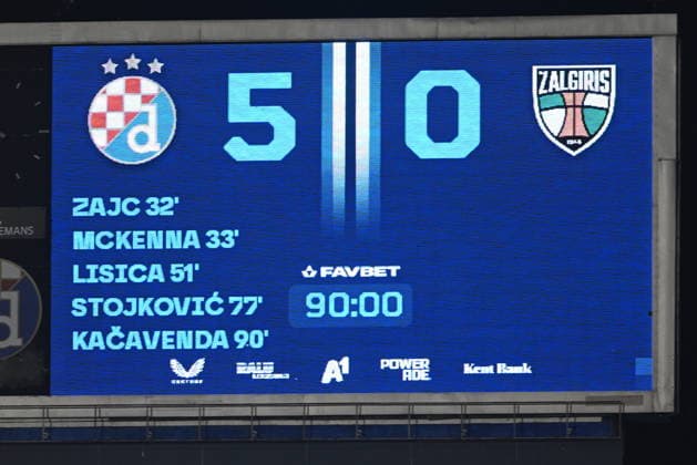 Croatia, Zagreb, 040826. Maksimir Stadium. Football match of the third round of UEFA Champions League qualification, GNK Dinamo - FK Kauno Zalgiris. In the photo: end of game. Photo: Damir Krajac CROPIX Copyright: xxDamirxKrajacx dk_dinamo_kauno76-040826