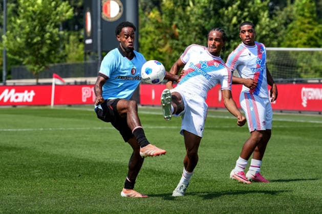Friendly: Feyenoord Rotterdam v Crystal Palace FC Rotterdam - Marleyson Cruz of Feyenoord Rotterdam, Raihaan Anderson of Crystal Palace FC after a friendly in preparation of the 2026 2027 season. The match is set between Feyenoord Rotterdam and Crystal Palace FC at Nieuw Varkenoord on 4 August 2026 in Rotterdam, The Netherlands. (Hero Images Ron Sluimer) Copyright: xRonxSluimerx