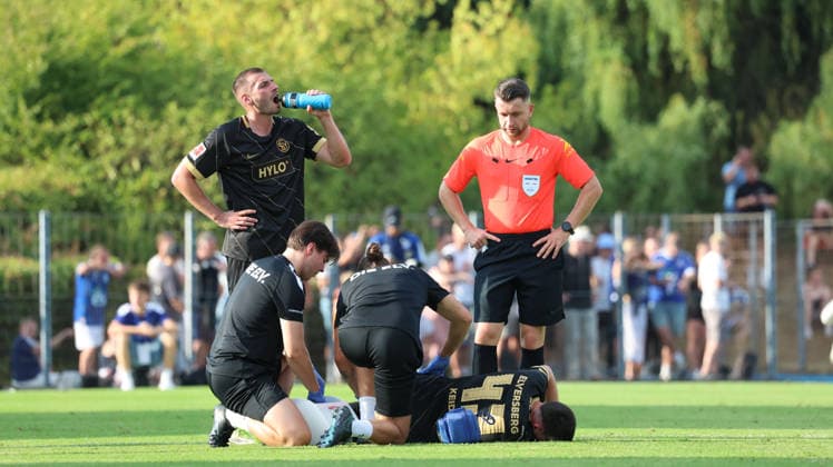 04.08.2026, xrekx, Fussball Testspiel, SV Elversberg - Racing Straßburg v.l. Luca Sirch (SV 07 Elversberg) Felix Keidel (SV 07 Elversberg) verletzt, Verletzung, Schmerz, Schmerzen, injured, injury, pain, pains (DFL DFB REGULATIONS PROHIBIT ANY USE OF PHOTOGRAPHS as IMAGE SEQUENCES and or QUASI-VIDEO) Haguenau *** August 4, 2026, xrekx, Soccer Friendly Match, SV Elversberg vs. Racing Strasbourg, Luca Sirch (SV 07 Elversberg), Felix Keidel (SV 07 Elversberg) injured, injury, pain, pains, injured, injury, pain, DFL DFB REGULATIONS PROHIBIT ANY USE OF PHOTOGRAPHS as IMAGE SEQUENCES and or QUASI-VIDEO Haguenau