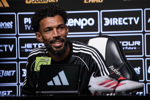 August 4, 2026, Santiago, Chile: Cape Verdean goalkeeper VOZINHA is unveiled as a new signing for the Chilean club Colo-Colo. Santiago Chile - ZUMAu105 20260804_zip_u105_021 Copyright: xManuelxUrzuax