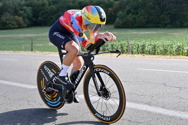 04.08.2026 --- Lacets de Marsannay, Frankreich --- Radsport --- Tour De France Femmes --- 4. Etappe Einzelzeitfahren von Gevrey-Chambertin nach Dijon --- --- Lotte Kopecky (SD Worx) Tour De France Femmes stage 4 *** August 4, 2026, Lacets de Marsannay, France, Cycling, Tour de France Femmes, Stage 4, Individual Time Trial from Gevrey-Chambertin to Dijon, Lotte Kopecky, SD Worx, Tour de France Femmes, Stage 4
