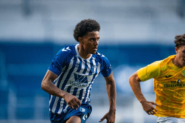 Deutschland: Regionalliga Nordost 2026 2027, 3. Spieltag - 1. FC Magdeburg II vs FSV 63 Luckenwalde - AVNET ARENA (Magdeburg): Jeremie Niklaus (1. FC Magdeburg II, 17) *** Germany Regional League Northeast 2026–2027, Matchday 3: 1 FC Magdeburg II vs. FSV 63 Luckenwalde, AVNET ARENA, Magdeburg, Jeremie Niklaus, 1 FC Magdeburg II, 17 Copyright: xTomxLauruschkatx