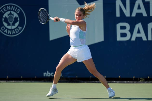 WTA, Tennis Damen Masters 1000 National Bank Open Toronto 2026 - Round of 64 - Day 4 Maja ChwaliÅ ska of Poland returns a backhand during the Women™s Singles round of 64 match against Talia Gibson of Australia on day 4 of the WTA Masters 1000 National Bank Open at Sobeys Stadium on August 4, 2026, in Toronto, Canada. (Photo by Leonardo Ramirez Eyepix Group) Copyright: xLeonardoxRamirezx xEyepixxGroupx LR_04082026_08092