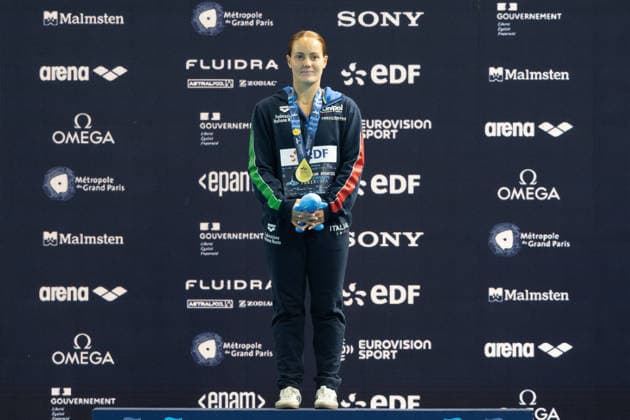 Women 3m springboard diving final European Aquatics Championships - Saint-Denis Gold medallist Italy s diver Chiara Pellacani celebrate on the podium following the women’s 3m springboard diving final event during the LEN European Aquatics Championships, at the Olympic Aquatics Centre in Saint-Denis, northeastern suburbs of Paris, on August 4, 2026. Photo by Raphael Lafargue ABACAPRESS.COM Saint-Denis France  Copyright: xLafarguexRaphael ABACAx
