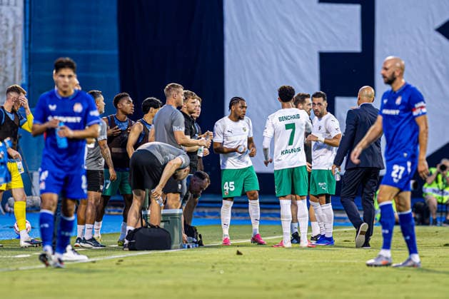 GNK Dinamo vs FK Kauno Žalgiris, UEFA Champions League third qualifying round, first leg, Stadion Maksimir, August 4, Zagreb, Croatia. Zalgiris players during a hydration break in the UEFA Champions League third qualifying round first leg match between GNK Dinamo and FK Kauno Žalgiris at Stadion Maksimir in Zagreb, Croatia. Zagreb Zagreb Croatia