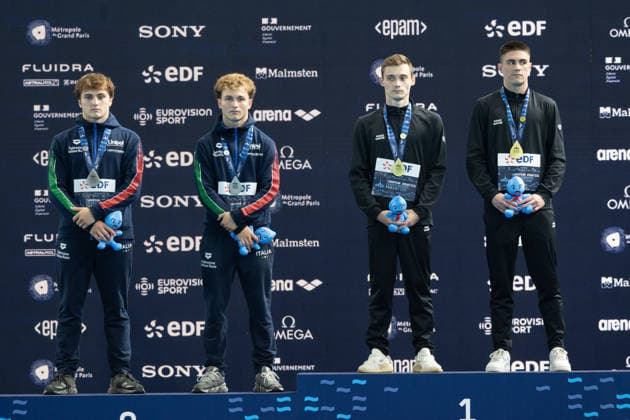 Men 10m platform synchro diving final European Aquatics Championships - Saint-Denis Silver medallists Italy s divers Simone Conte and Raffaele Pelligra, Gold medallists Neutral Athletes divers Nikita Shleikher and Ruslan Ternovoi, bronze medallists Ukraine s divers Mark Hrytsenko and Oleksii Sereda celebrate on the podium following the men’s 10m platform synchro diving final event during the LEN European Aquatics Championships, at the Olympic Aquatics Centre in Saint-Denis, northeastern suburbs of Paris, on August 4, 2026. Photo by Raphael Lafargue ABACAPRESS.COM Saint-Denis France  Copyright: xLafarguexRaphael ABACAx