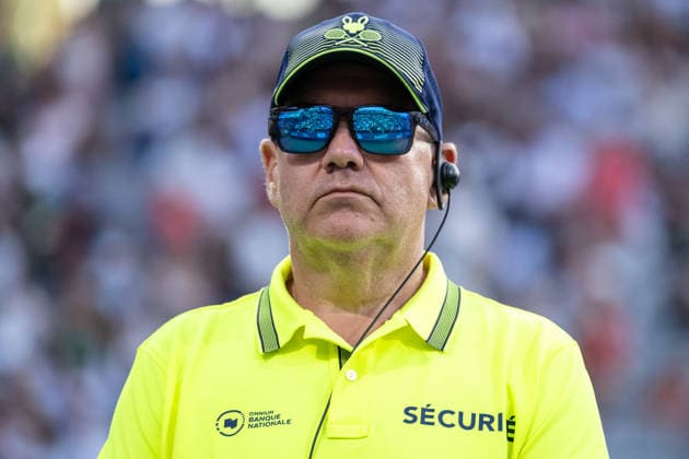 MONTREAL, QC - AUGUST 04: Field security person Looks on during the men singles second round match on day three of the ATP, Tennis Herren 1000 National Bank Open presented by Rogers at Stade IGA on August 4, 2026 in Montreal, Quebec, Canada. (Photo by Vincent Ethier Icon Sportswire) TENNIS: AUG 04 National Bank Open EDITORIAL USE ONLY Icon270804028