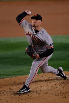 August 4, 2026, Arlington, Texas, USA: San Francisco Giants pitcher BLADE TIDWELL (46) pitches in a baseball game, Tuesday, Aug. 4, 2026, in Arlington, Texas. Arlington USA - ZUMAa325 20260804_zsa_a325_038 Copyright: xDavidxBalleringxIix