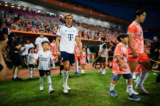 August 4, 2026, Seogwipo, Jeju, South Korea: FC Bayern Munich and Jeju SK FC players, including Bayern midfielder JOAO PALHINHA (16), enter the pitch before an exhibition match between BundesligaÃ¢â‚¬â ¢s FC Bayern Munich and K League 1Ã¢â‚¬â ¢s Jeju SK FC, during the Audi Football Summit 2026 on Tuesday, Aug. 4, 2026 at the Jeju World Cup Stadium in Seogwipo, South Korea. Seogwipo South Korea - ZUMAh163 20260804_znp_h163_011 Copyright: xJintakxHanx
