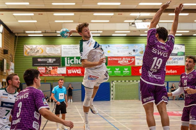 04.08.2026, xovx, Handball Lindencup, HSG Wetzlar - TV Hüttenberg v.l. Dominik Mappes (HSG Wetzlar), Philipp Schwarz (TV Hüttenberg), Niklas Theiß (HSG Wetzlar), Vit Reichl (TV Hüttenberg), Leif Haack (TV Hüttenberg) Linden Stadthalle Hessen Deutschland (DE) *** August 4, 2026, xovx, Lindencup Handball Tournament, HSG Wetzlar vs. TV Hüttenberg: Dominik Mappes (HSG Wetzlar), Philipp Schwarz (TV Hüttenberg), Niklas Theiß (HSG Wetzlar), Vit Reichl (TV Hüttenberg), Leif Haack (TV Hüttenberg), Linden Stadthalle, Hesse, Germany, DE