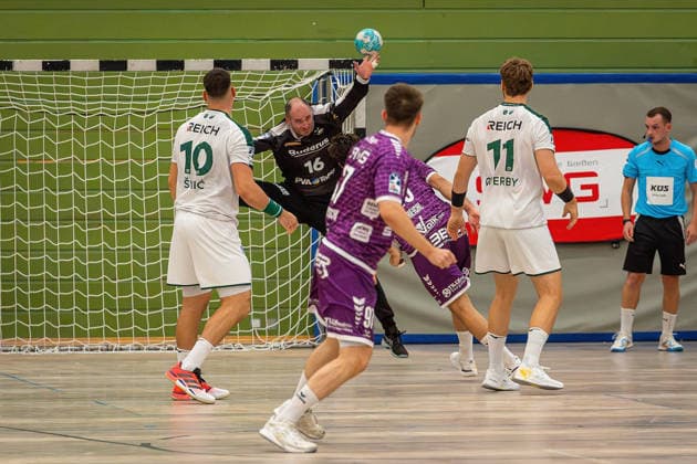 04.08.2026, xovx, Handball Lindencup, HSG Wetzlar - TV Hüttenberg v.l. Josip Simic (HSG Wetzlar), Laszlo Bartucz (HSG Wetzlar), David Kuntscher (TV Hüttenberg), Vit Reichl (TV Hüttenberg), Petter Överby (HSG Wetzlar) Linden Stadthalle Hessen Deutschland (DE) *** August 4, 2026, xovx, Lindencup Handball, HSG Wetzlar vs. TV Hüttenberg: Josip Simic (HSG Wetzlar), Laszlo Bartucz (HSG Wetzlar), David Kuntscher (TV Hüttenberg), Vit Reichl (TV Hüttenberg), Petter Överby (HSG Wetzlar); Linden Stadthalle, Hesse, Germany, DE