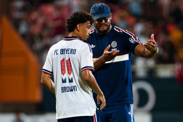 August 4, 2026, Seogwipo, Jeju, South Korea: FC Bayern Munich defender NATHANIEL BROWN (11) receives feedback from head coach VINCENT KOMPANY after an exhibition match between BundesligaÃ¢â‚¬â ¢s FC Bayern Munich and K League 1Ã¢â‚¬â ¢s Jeju SK FC, during the Audi Football Summit 2026 on Tuesday, Aug. 4, 2026 at the Jeju World Cup Stadium in Seogwipo, South Korea. Seogwipo South Korea - ZUMAh163 20260804_znp_h163_061 Copyright: xJintakxHanx