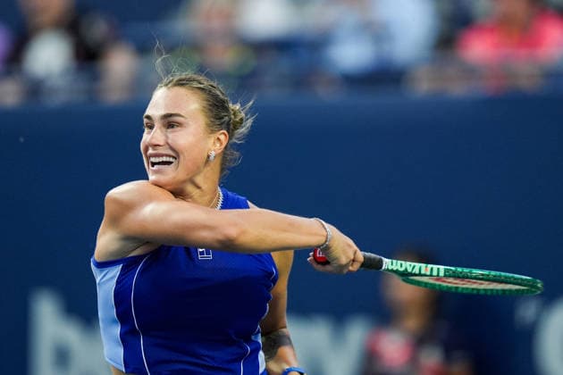 WTA, Tennis Damen Masters 1000 National Bank Open Toronto 2026 - Round of 64 - Day 4 Aryna Sabalenka of Belarus returns a backhand during the Women™s Singles round of 64 match against Moyuka Uchijima of Japan on day 4 of the WTA Masters 1000 National Bank Open at Sobeys Stadium on August 4, 2026, in Toronto, Canada. (Photo by Leonardo Ramirez Eyepix Group) Copyright: xLeonardoxRamirezx xEyepixxGroupx LR_04082026_08323