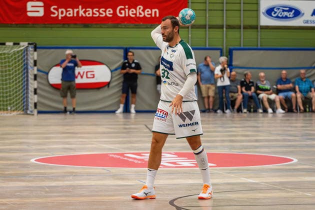 04.08.2026, xovx, Handball Lindencup, HSG Wetzlar - TV Hüttenberg Nikolaj Laesö (HSG Wetzlar), Freisteller Linden Stadthalle Hessen Deutschland (DE) *** August 4, 2026, xovx, Lindencup Handball, HSG Wetzlar vs. TV Hüttenberg, Nikolaj Laesö (HSG Wetzlar), cutout image, Linden Stadthalle, Hesse, Germany, DE