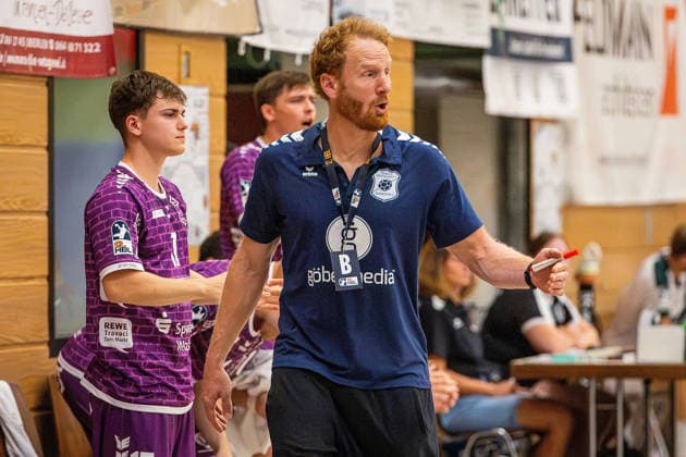04.08.2026, xovx, Handball Lindencup, HSG Wetzlar - TV Hüttenberg Trainer Stefan Kneer (TV Hüttenberg). Linden Stadthalle Hessen Deutschland (DE) *** August 4, 2026, xovx, Lindencup Handball Tournament, HSG Wetzlar vs. TV Hüttenberg, Coach Stefan Kneer, TV Hüttenberg, Linden City Hall, Hesse, Germany, DE