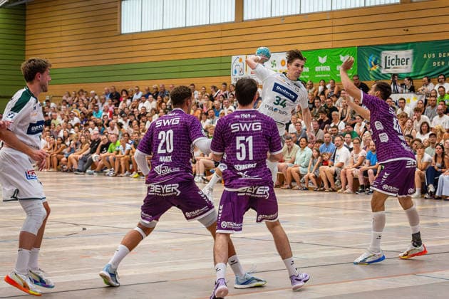 04.08.2026, xovx, Handball Lindencup, HSG Wetzlar - TV Hüttenberg v.l. Niklas Theiß (HSG Wetzlar), Leif Haack (TV Hüttenberg), Hendrik Schreiber (TV Hüttenberg), Paul Kompenhans (HSG Wetzlar), Danil Dyatlov (TV Hüttenberg) Linden Stadthalle Hessen Deutschland (DE) *** August 4, 2026, xovx, Lindencup Handball, HSG Wetzlar vs. TV Hüttenberg: Niklas Theiß (HSG Wetzlar), Leif Haack (TV Hüttenberg), Hendrik Schreiber (TV Hüttenberg), Paul Kompenhans (HSG Wetzlar), Danil Dyatlov (TV Hüttenberg); Linden Stadthalle, Hesse, Germany, DE
