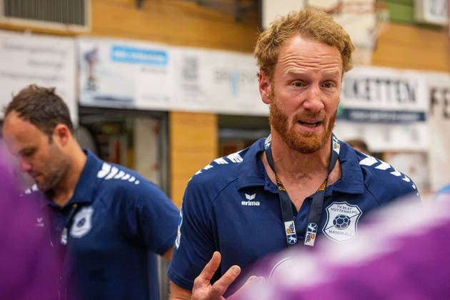 04.08.2026, xovx, Handball Lindencup, HSG Wetzlar - TV Hüttenberg Trainer Stefan Kneer (TV Hüttenberg) Linden Stadthalle Hessen Deutschland (DE) *** August 4, 2026, xovx, Lindencup Handball Tournament, HSG Wetzlar vs. TV Hüttenberg, Coach Stefan Kneer, TV Hüttenberg, Linden City Hall, Hesse, Germany, DE