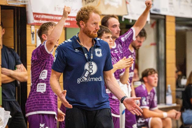 04.08.2026, xovx, Handball Lindencup, HSG Wetzlar - TV Hüttenberg Trainer Stefan Kneer (TV Hüttenberg) Linden Stadthalle Hessen Deutschland (DE) *** August 4, 2026, xovx, Lindencup Handball Tournament, HSG Wetzlar vs. TV Hüttenberg, Coach Stefan Kneer, TV Hüttenberg, Linden City Hall, Hesse, Germany, DE