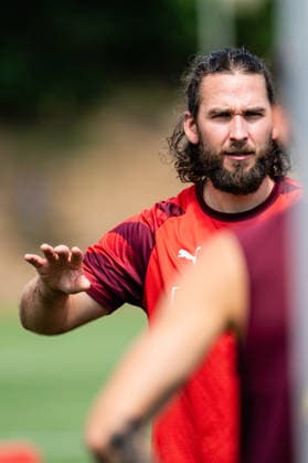 SOCCER - UEFA EL, RBS vs Pafos SALZBURG,AUSTRIA,05.AUG.26 - SOCCER - UEFA Europa League, qualification, Red Bull Salzburg vs Pafos FC, preview, training RBS. Image shows athletic trainer Markus Boeker.  GEPAxpictures xJulioxArellano