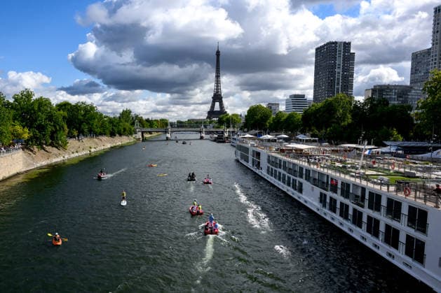 General view of the open water swimming 5km Men Final during the European Aquatics Championships at the River Seine in Paris (France), August 5, 2026. Andrea Staccioli