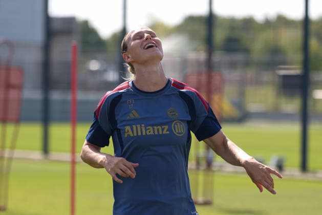 Klara Buehl (FC Bayern Muenchen, 17) aergert sich, GER, FC Bayern Muenchen Frauen Training, Fussball, Google Pixel Frauen-Bundesliga, Saison 2026 2027, 05.08.2026, GER, FC Bayern Muenchen Frauen Training, Fussball, Google Pixel Frauen-Bundesliga, Saison 2026 2027, 05.08.2026 Muenchen *** Klara Buehl, FC Bayern Munich, 17, looks annoyed, GER, FC Bayern Munich Women s Training, Soccer, Google Pixel Women s Bundesliga, 2026–2027 Season, August 5, 2026, GER, FC Bayern Munich Women s Training, Soccer, Google Pixel Women s Bundesliga, 2026–2027 Season, August 5, 2026, Munich Copyright: xEibner-Pressefoto JennixMaulx EP_JML