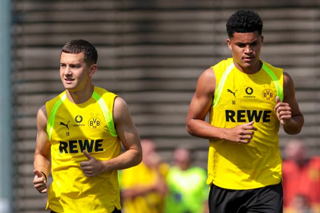 05.08.2026, Fussball, Training von Borussia Dortmund. v. l. Konstantinos Karetsas (Borussia Dortmund), Kaua Prates (Borussia Dortmund). Dortmund Trainingsgelände des BVB NRW Deutschland xRHR-FOTO DEx *** August 5, 2026, Soccer, Borussia Dortmund practice featuring Konstantinos Karetsas (Borussia Dortmund) and Kaua Prates (Borussia Dortmund) at the BVB training facility in NRW, Germany xRHR PHOTO DEx Copyright: DennisxEwert RHR-FOTOx RHR-FOTO DE