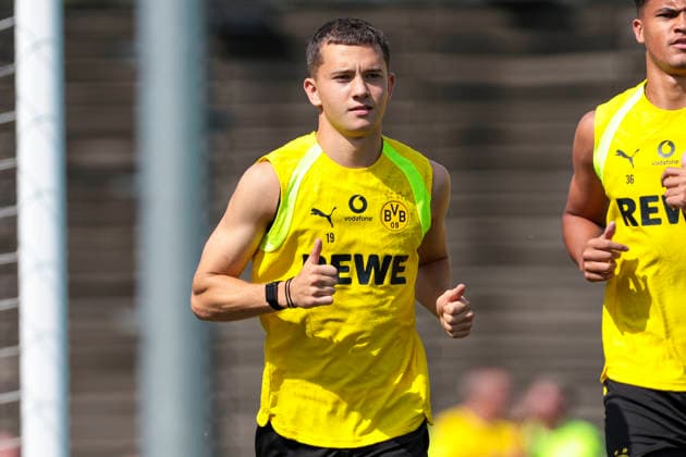 05.08.2026, Fussball, Training von Borussia Dortmund. Konstantinos Karetsas (Borussia Dortmund). Dortmund Trainingsgelände des BVB NRW Deutschland xRHR-FOTO DEx *** August 5, 2026, Soccer, Borussia Dortmund Training Session Konstantinos Karetsas Borussia Dortmund Dortmund BVB Training Facility NRW Germany xRHR PHOTO DEx Copyright: DennisxEwert RHR-FOTOx RHR-FOTO DE