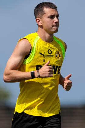 05.08.2026, Fussball, Training von Borussia Dortmund. Konstantinos Karetsas (Borussia Dortmund). Dortmund Trainingsgelände des BVB NRW Deutschland xRHR-FOTO DEx *** August 5, 2026, Soccer, Borussia Dortmund Training Session Konstantinos Karetsas Borussia Dortmund Dortmund BVB Training Facility NRW Germany xRHR PHOTO DEx Copyright: DennisxEwert RHR-FOTOx RHR-FOTO DE