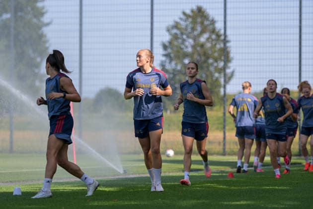 05.08.2026, München, Deutschland. Google Pixel Frauen-Bundesliga: Die FC Bayern Frauen absolvieren auf dem FC Bayern Campus eine Trainingseinheit zur Vorbereitung auf das Testspiel gegen Paris FC. Magdalena Eriksson (FC Bayern Frauen) *** August 5, 2026, Munich, Germany Google Pixel Women s Bundesliga The FC Bayern Women s team holds a training session at the FC Bayern Campus in preparation for their friendly match against Paris FC Magdalena Eriksson FC Bayern Women