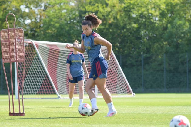 05.08.2026, München, Deutschland. Google Pixel Frauen-Bundesliga: Die FC Bayern Frauen absolvieren auf dem FC Bayern Campus eine Trainingseinheit zur Vorbereitung auf das Testspiel gegen Paris FC. Lena Oberdorf (FC Bayern Frauen) *** August 5, 2026, Munich, Germany Google Pixel Women s Bundesliga The FC Bayern Women s team holds a training session at the FC Bayern Campus in preparation for their friendly match against Paris FC Lena Oberdorf FC Bayern Women