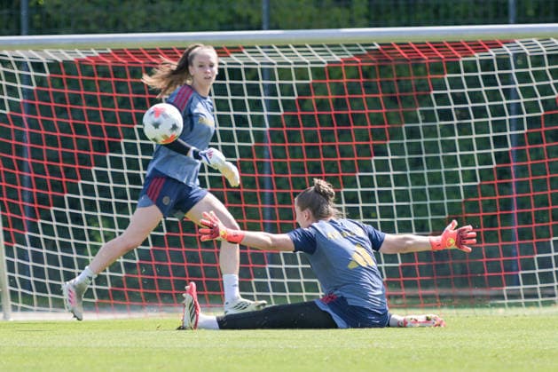 05.08.2026, München, Deutschland. Google Pixel Frauen-Bundesliga: Die FC Bayern Frauen absolvieren auf dem FC Bayern Campus eine Trainingseinheit zur Vorbereitung auf das Testspiel gegen Paris FC. Sophie Klein (FC Bayern Frauen) *** August 5, 2026, Munich, Germany Google Pixel Women s Bundesliga The FC Bayern Women s team holds a training session at the FC Bayern Campus in preparation for their friendly match against Paris FC Sophie Klein FC Bayern Women s Team