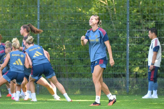 05.08.2026, München, Deutschland. Google Pixel Frauen-Bundesliga: Die FC Bayern Frauen absolvieren auf dem FC Bayern Campus eine Trainingseinheit zur Vorbereitung auf das Testspiel gegen Paris FC. Klara Bühl (FC Bayern Frauen) *** August 5, 2026, Munich, Germany Google Pixel Women s Bundesliga The FC Bayern Women s team holds a training session at the FC Bayern Campus in preparation for their friendly match against Paris FC Klara Bühl FC Bayern Women s team